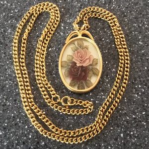 Vintage Gold Tone Necklace with Floral Pendant